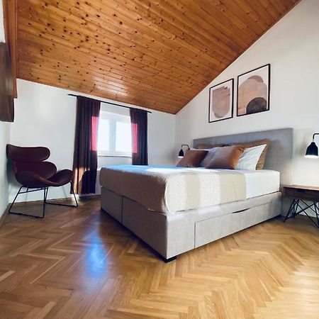 Cirjak Apartments Biograd Na Moru Esterno foto