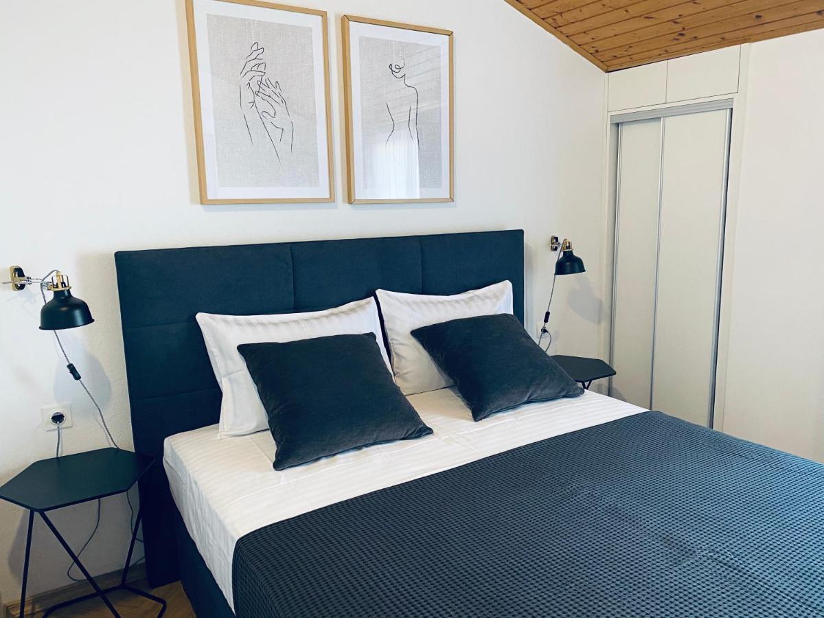 Cirjak Apartments Biograd Na Moru Esterno foto