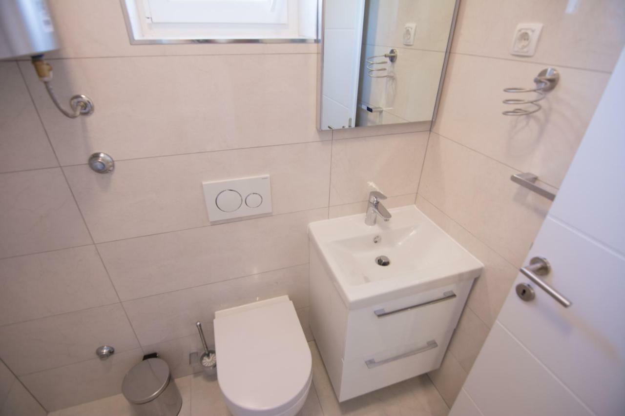 Cirjak Apartments Biograd Na Moru Esterno foto