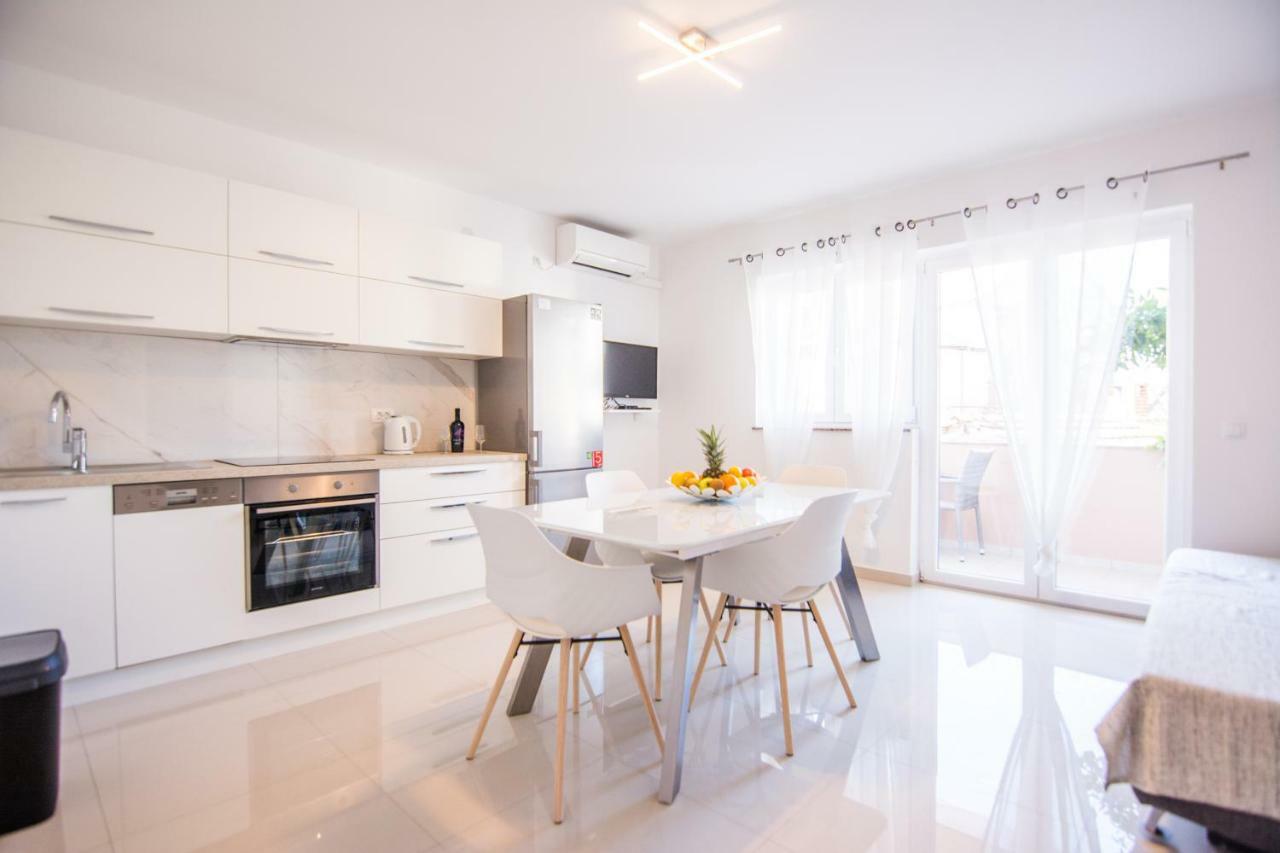 Cirjak Apartments Biograd Na Moru Esterno foto